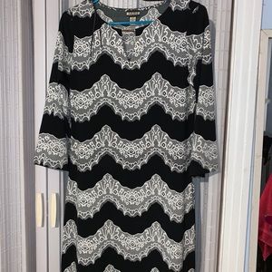 HAANI 3/4 sleeve, size small black & white